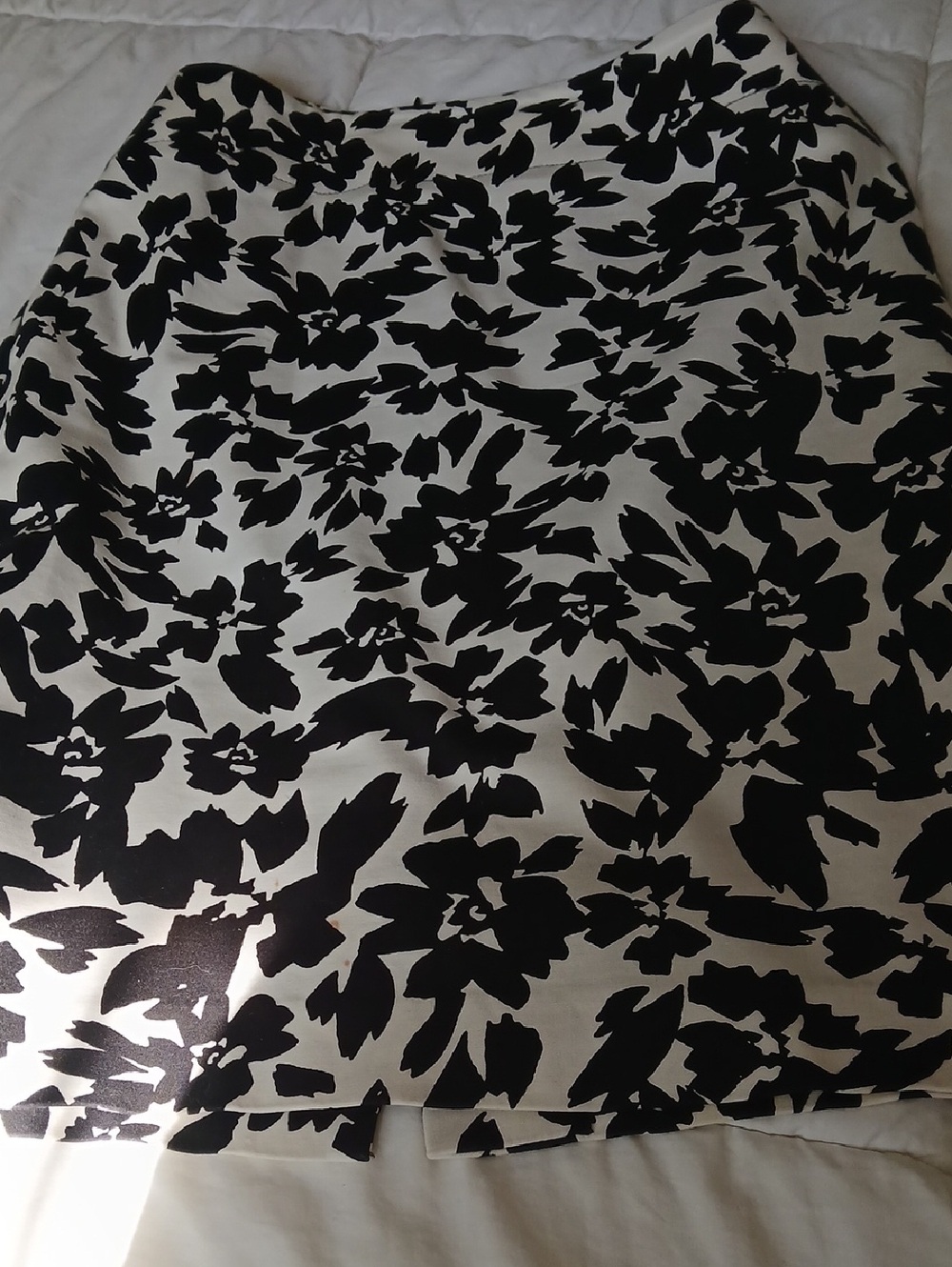 Loft  Black and White Floral Pencil Skirt Sandals And Blouse! And Heels. - Picture 10 of 12